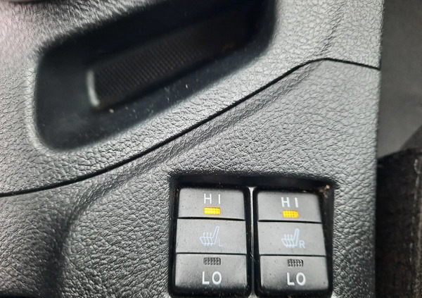 Toyota Auris cena 46000 przebieg: 104000, rok produkcji 2013 z Leszno małe 191